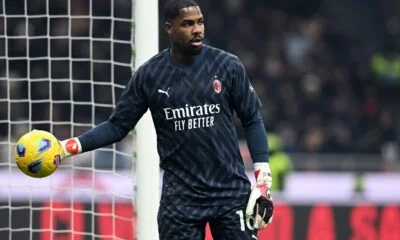 La curva contro Maignan