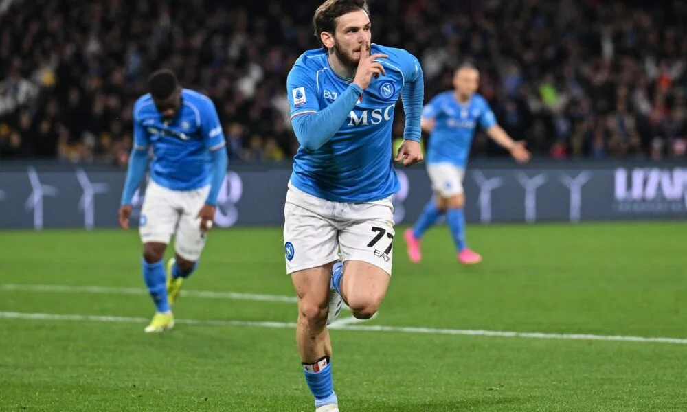 Kvara non dimentica Napoli