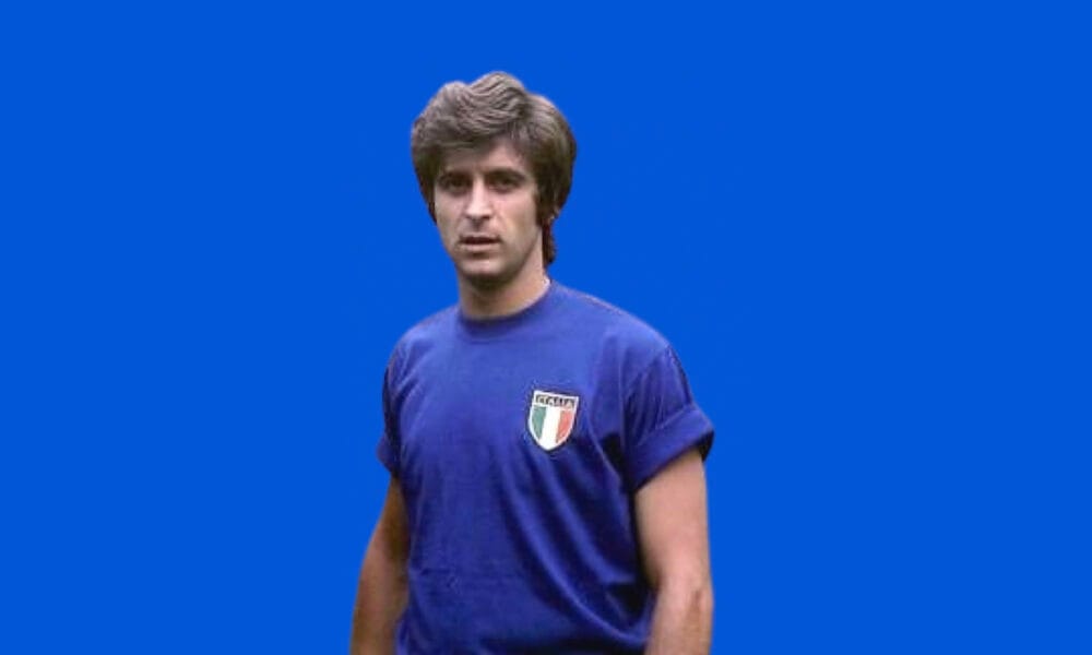 Rivera, tutto solo in mezzo all’area tedesca, calcia di prima: goool!