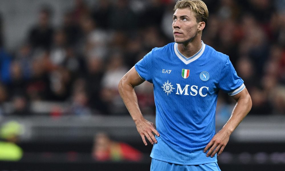 Hojlund andava espulso?