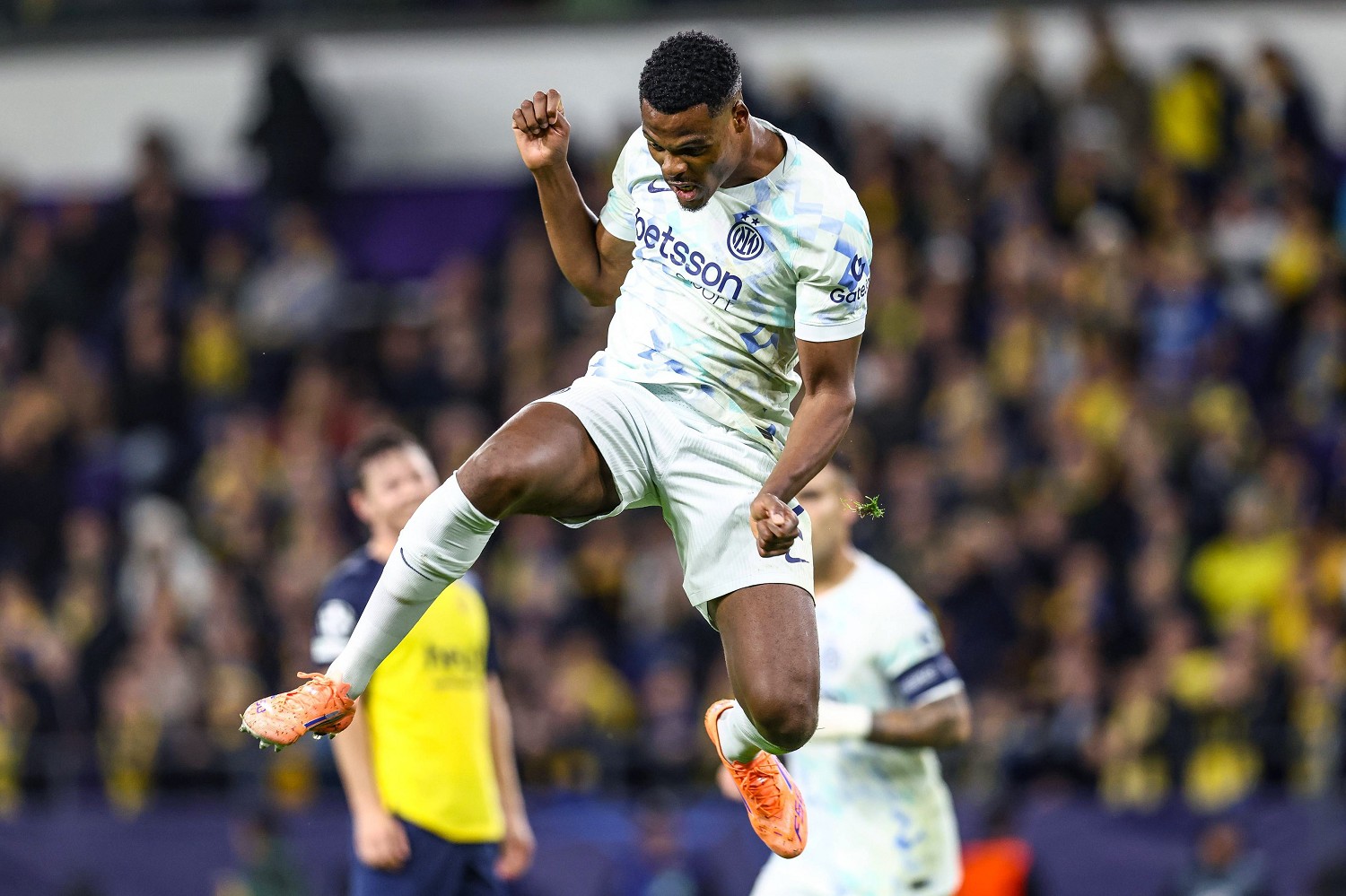 Verso il derby: out Dumfries