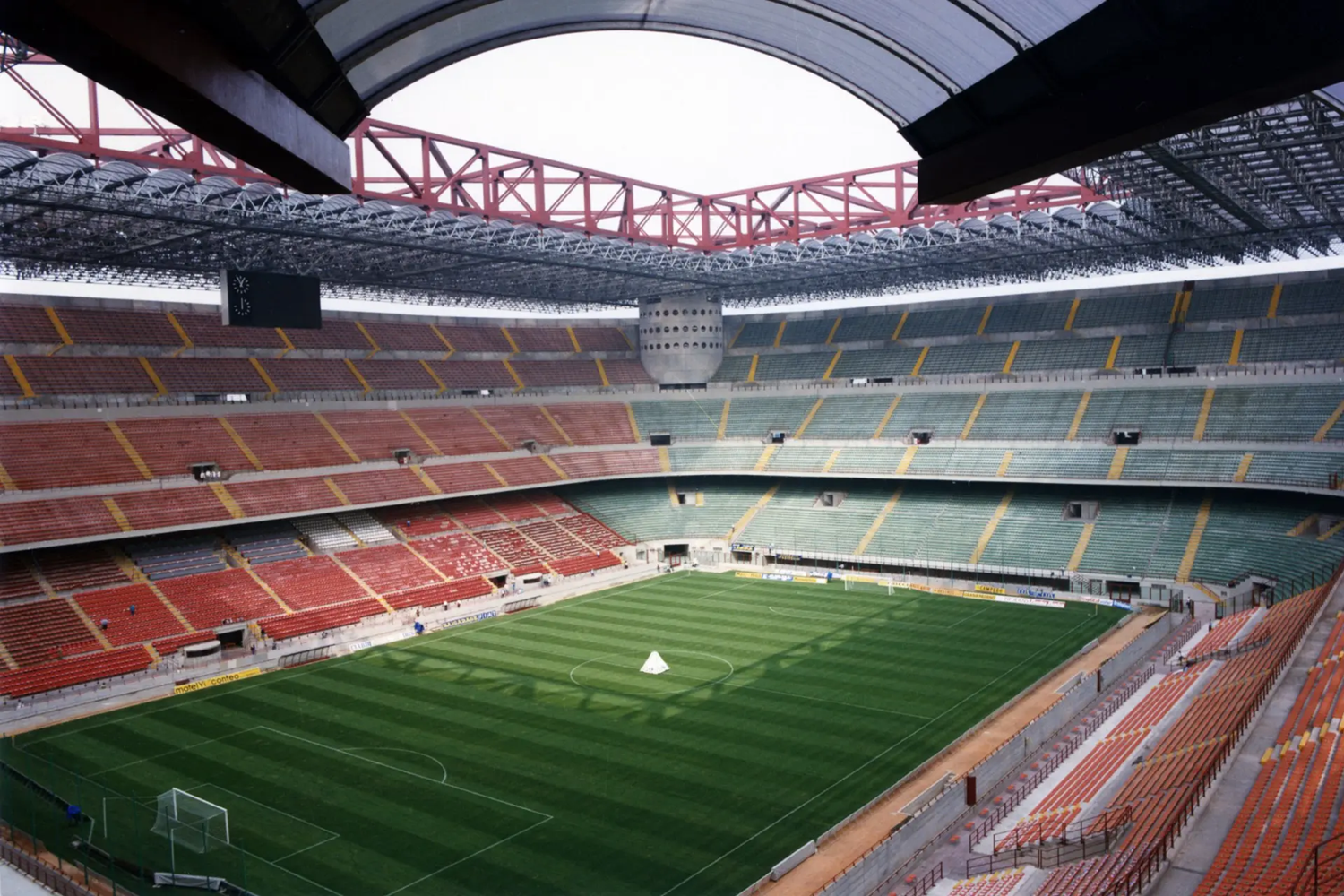 ragazza molestata a san siro