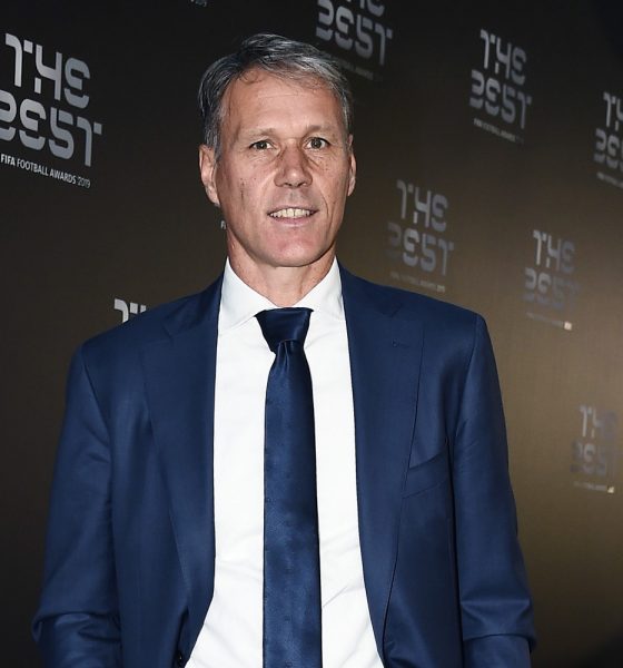 Van Basten attacca