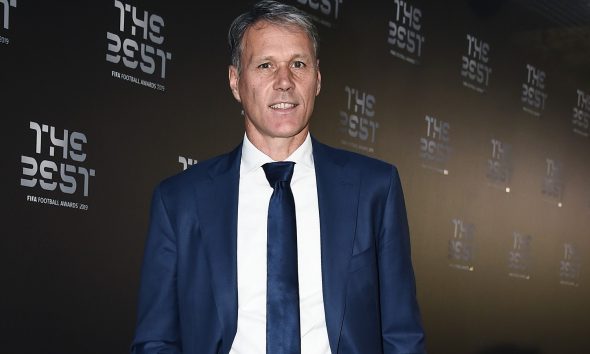 Van Basten attacca