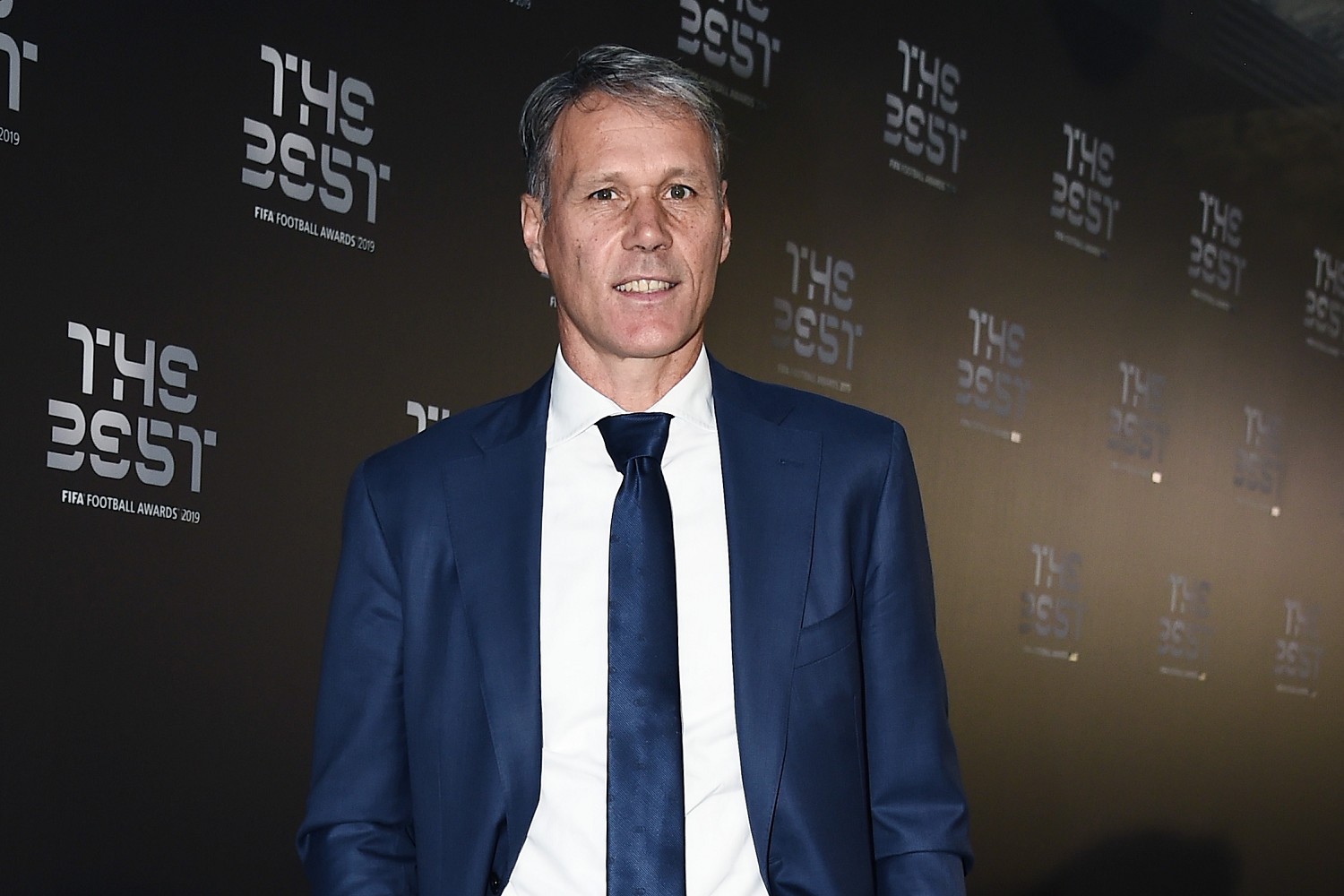 Van Basten attacca